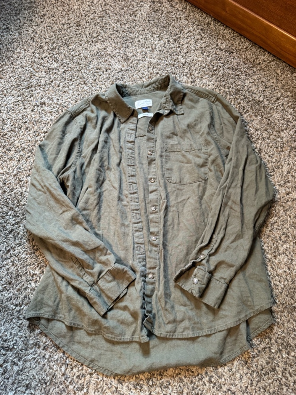 Universal Thread Olive Green Casual Button-Down Shirt